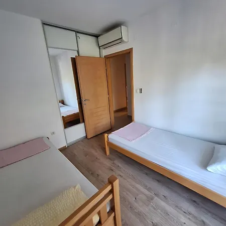 Apartment Enjoy Free Private Parking Mostar Exterior photo