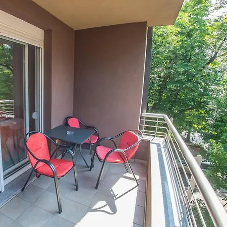 Apartment Enjoy Free Private Parking Mostar Exterior photo