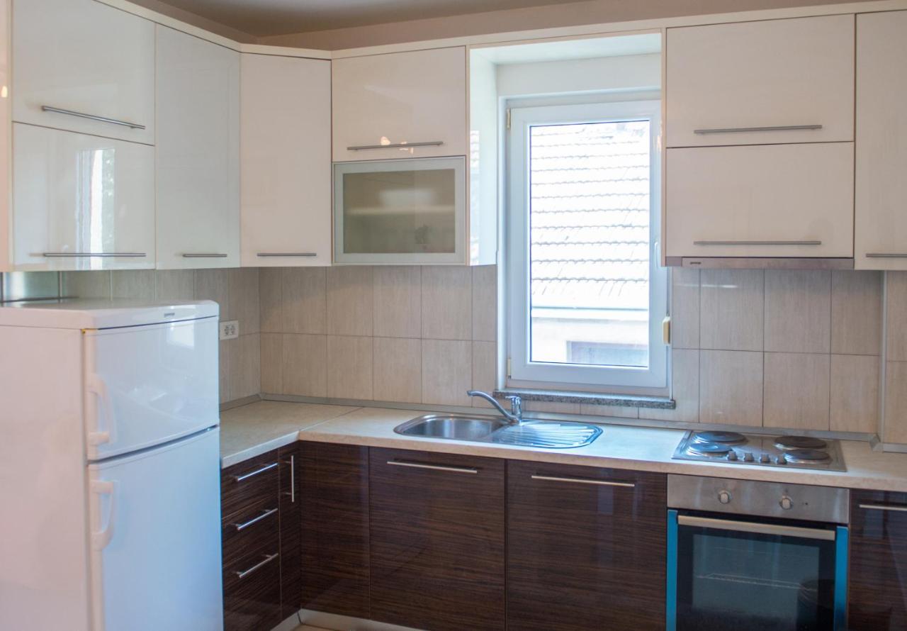 Enjoy Free Private Parking Apartment